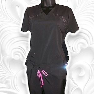 Smitten scrub set💓